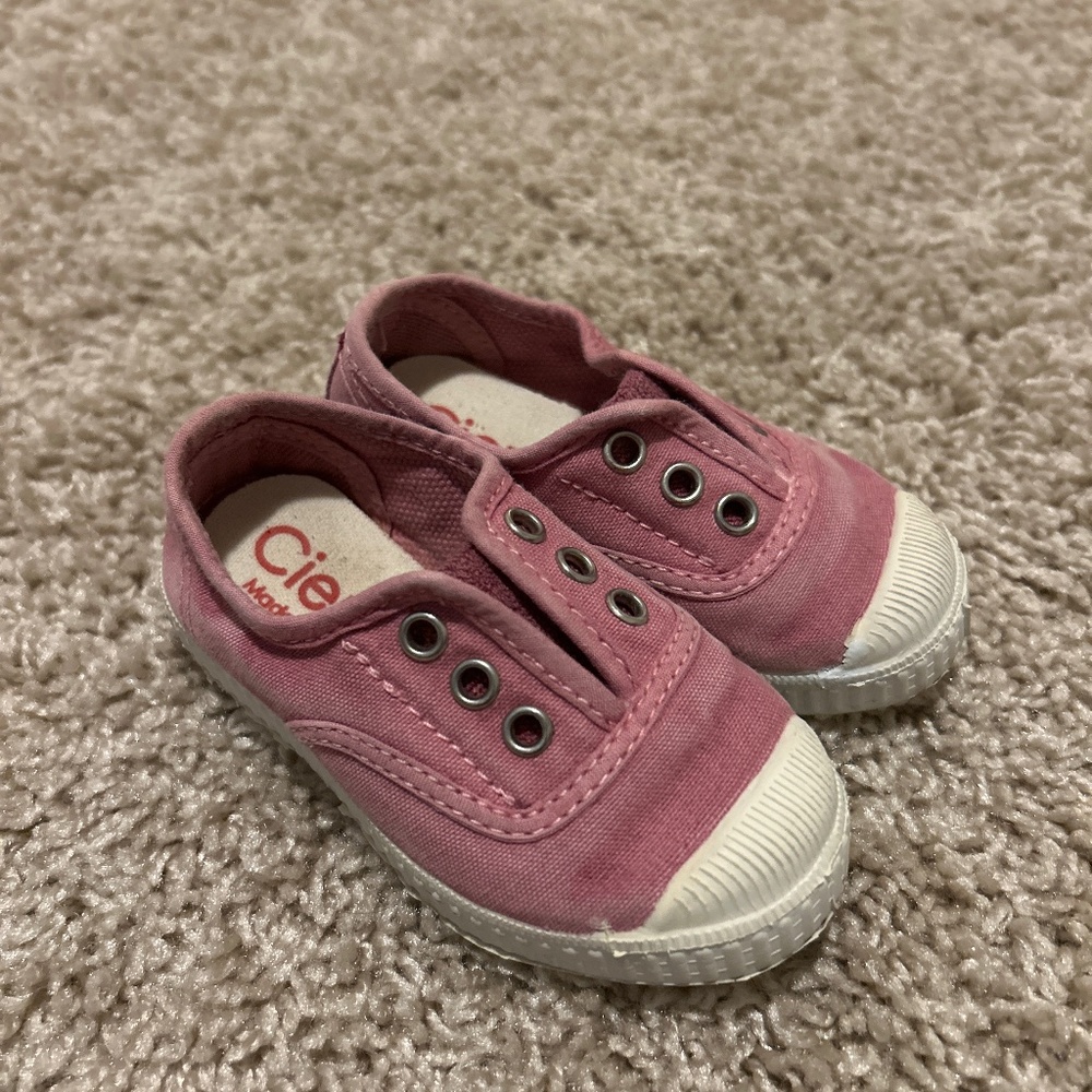 Cienta Pink Tennis Shoes
